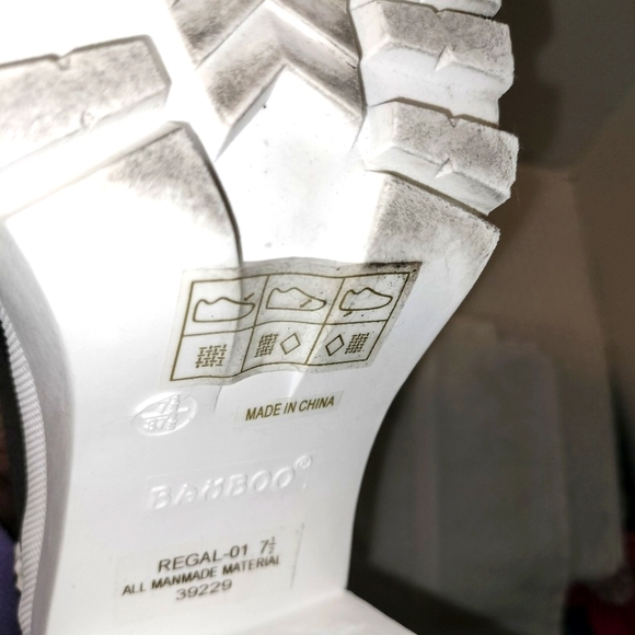 Bamboo Women's Taupe Platform Chunky Heeled Boot Sz EU/37.5 US 7.5 - Picture 9 of 9